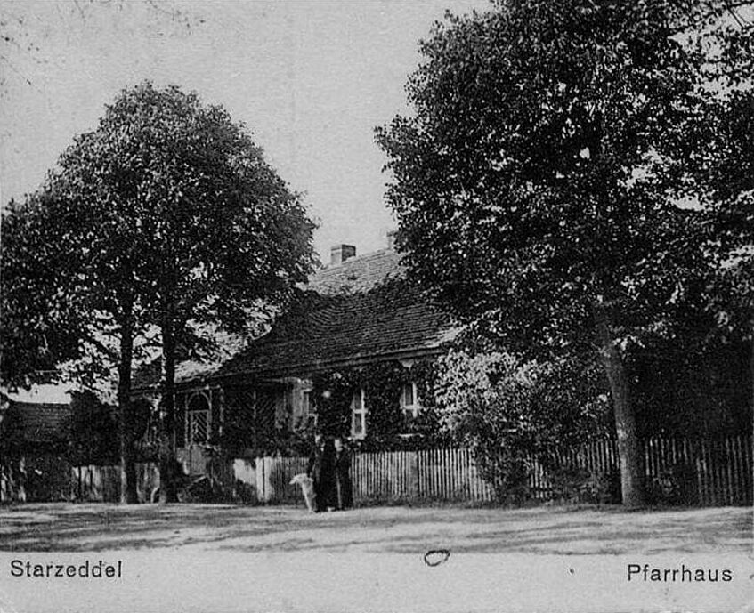 Postkarte mit Tillichs Geburtshaus in Starzeddel